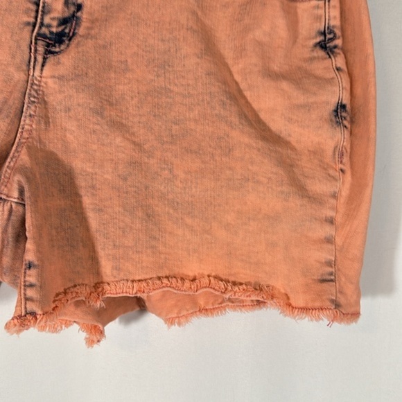 Torrid Mid Rise Midi Stretch Coral Acid Wash Denim Shorts - Picture 4 of 11